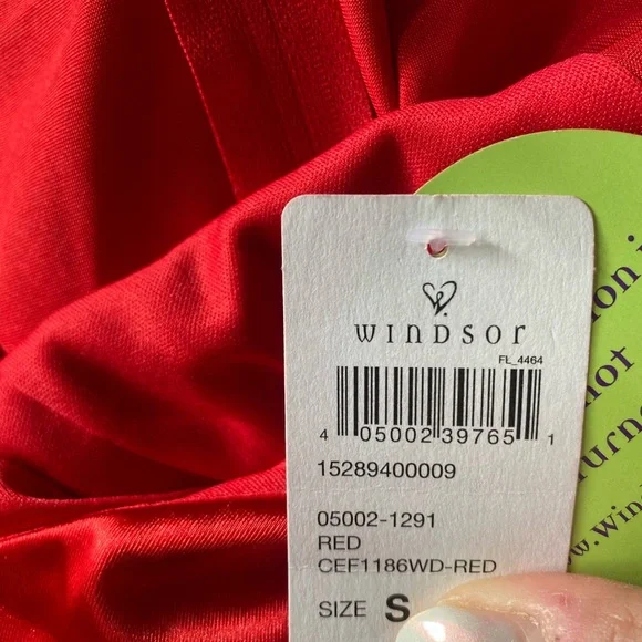 Sexy Red Windsor dress - Picture 2 of 2